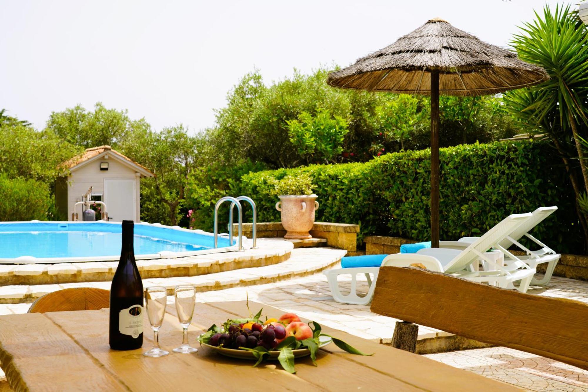 Villa Chanel Bellissima Villa Con Piscina Immersa Nella Valle D'Itria Остуни Экстерьер фото
